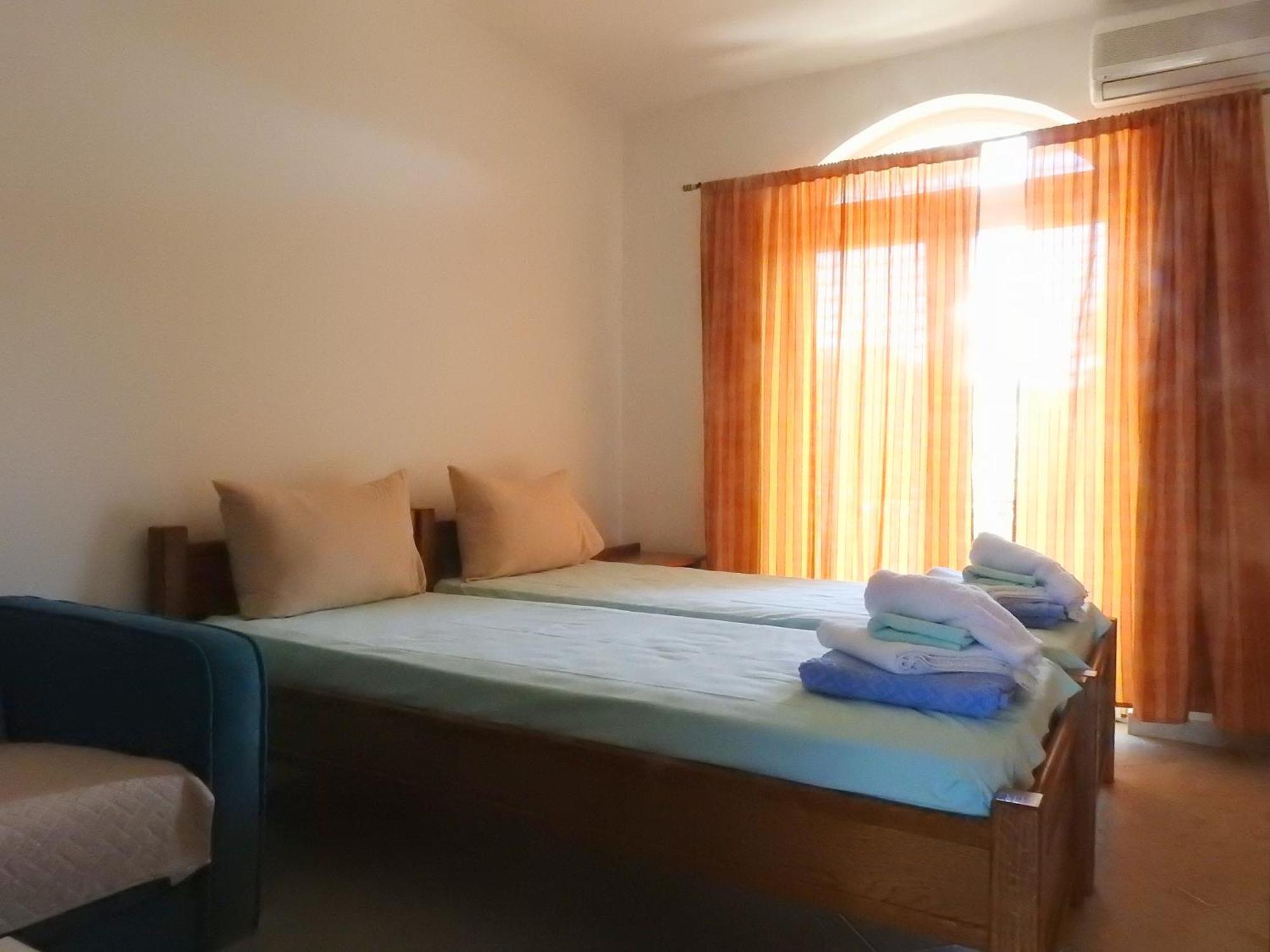 Luna Apartments Budva Room photo